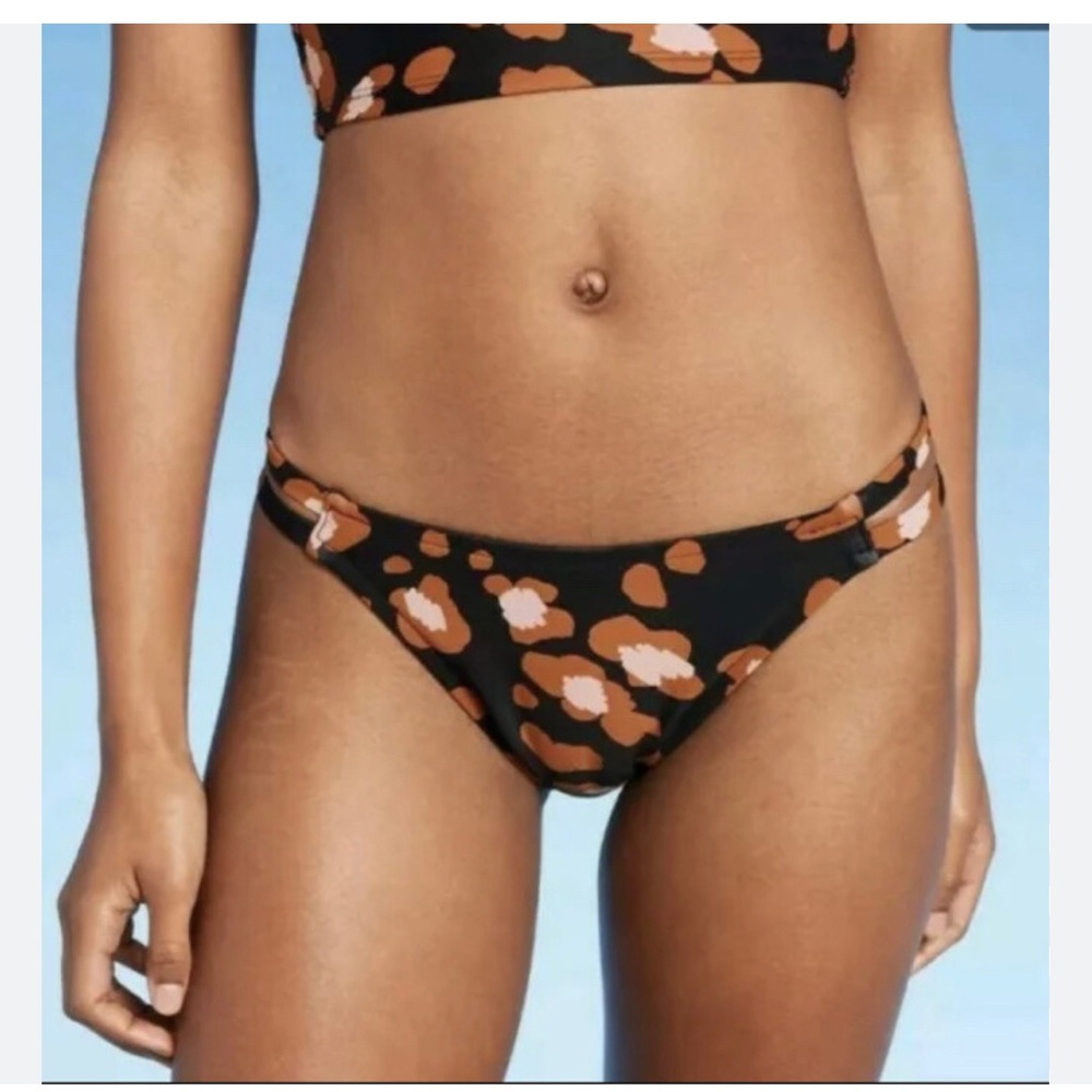 Shade & Shore Women's Cheeky Bikini Bottoms Size Medium